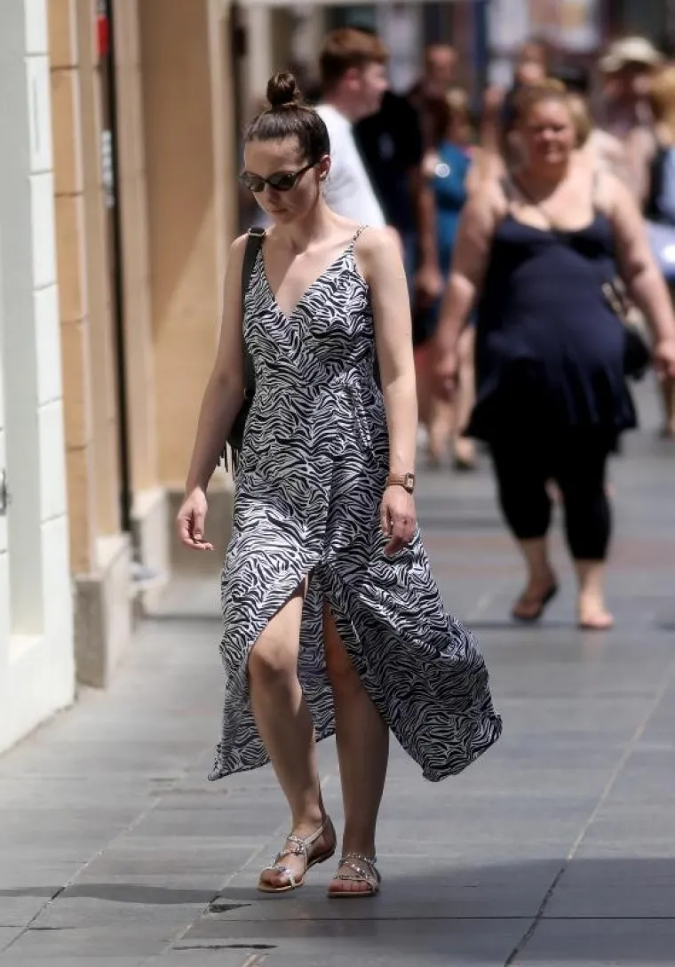 LIJEPE ŽENE PROLAZE KROZ GRAD: Pogledajte kako su se Zagrepčanke sredile za subotnju &scaron;picu