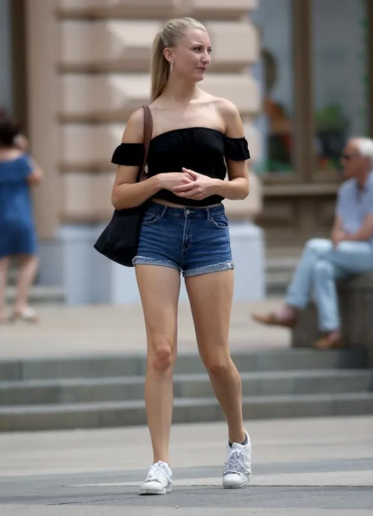 LIJEPE ŽENE PROLAZE KROZ GRAD: Pogledajte kako su se Zagrepčanke sredile za subotnju &scaron;picu