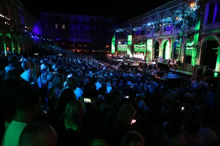 MIA I MARKO &Scaron;KUGOR POBJEDNICI SPLITSKOG FESTIVALA: Evo kako je pro&scaron;la finalna večer