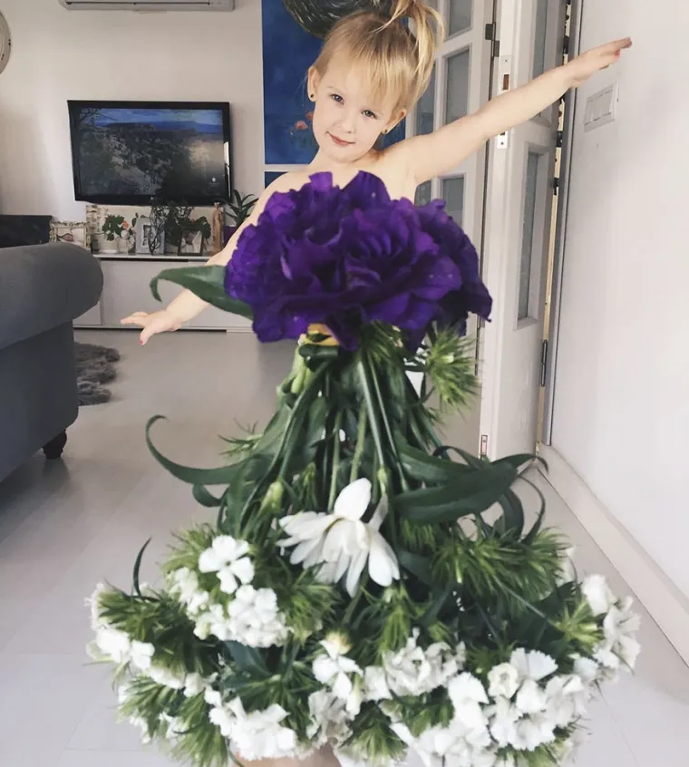 ODIJEVA KĆER U HRANU I CVIJEĆE: Igrajući se perspektivom, ova umjetnica stvara čarobne fotografije