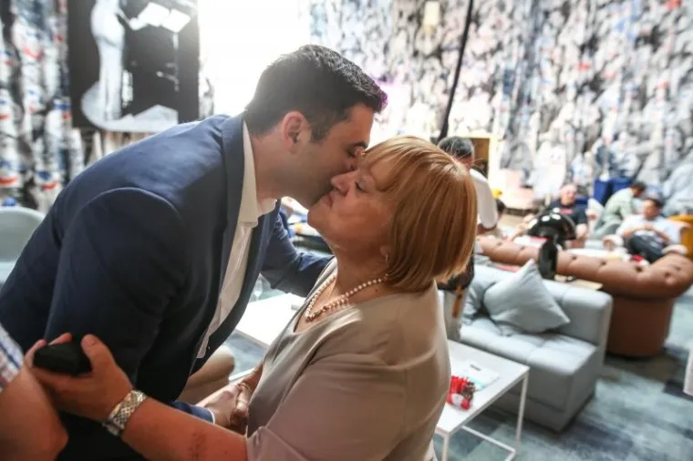 Pogledajte tko je sve do&scaron;ao na osnivačku skup&scaron;tinu nove stranke biv&scaron;ih HNS-ovaca