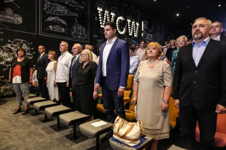 Pogledajte tko je sve do&scaron;ao na osnivačku skup&scaron;tinu nove stranke biv&scaron;ih HNS-ovaca