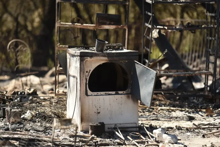 RAZORNA SNAGA PRIRODE UHVAĆENA KAMEROM: Kalifornijom haraju stravični požari, scene su nevjerojatne