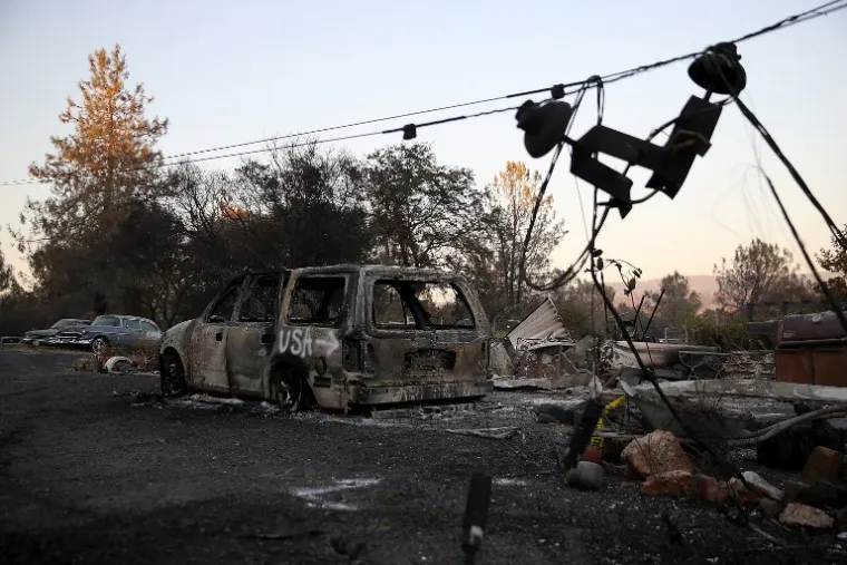 RAZORNA SNAGA PRIRODE UHVAĆENA KAMEROM: Kalifornijom haraju stravični požari, scene su nevjerojatne