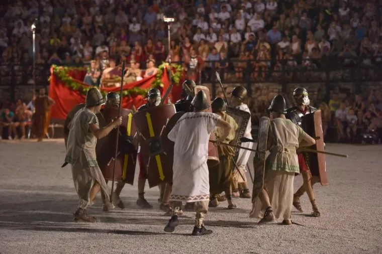 SPEKTAKL U PULSKOJ ARENI: Amfiteatar ponovo postao poprištem borbi gladijatora