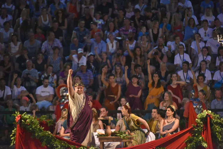 Samo da je 'kruha i igara': pogledajte spektakularnu borbu gladijatora u pulskoj Areni