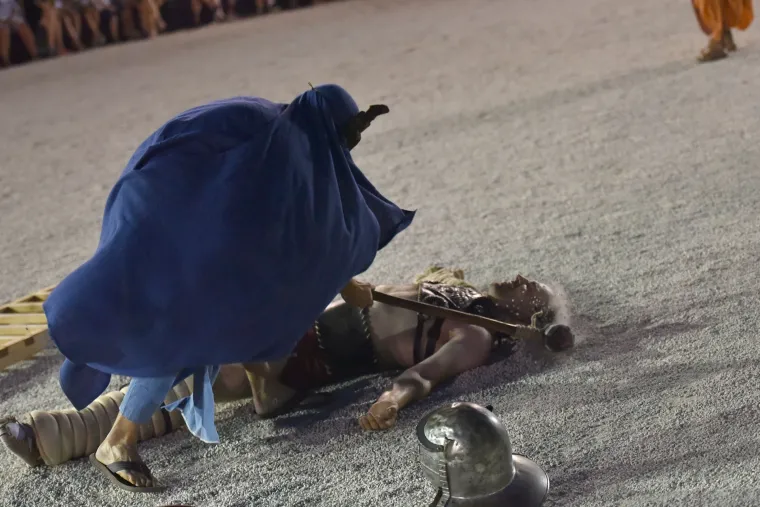 Samo da je 'kruha i igara': pogledajte spektakularnu borbu gladijatora u pulskoj Areni