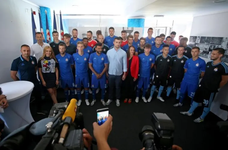 KOJI VAM SE NAJVI&Scaron;E SVIĐA? Spektakularno predstavljanje Dinamovih dresova za novu sezonu