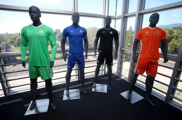 KOJI VAM SE NAJVI&Scaron;E SVIĐA? Spektakularno predstavljanje Dinamovih dresova za novu sezonu