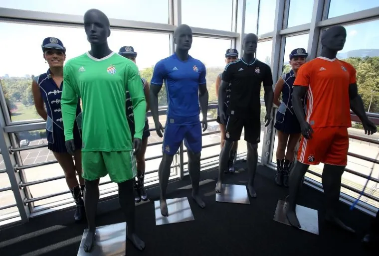 KOJI VAM SE NAJVI&Scaron;E SVIĐA? Spektakularno predstavljanje Dinamovih dresova za novu sezonu