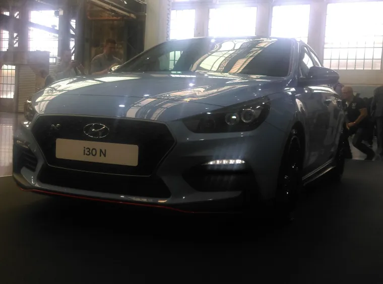 NET.HR NA SVJETSKOJ PREMIJERI HYUNDAIJA I30 N: Snažni Korejac napada poziciju legendarnog Golfa GTI