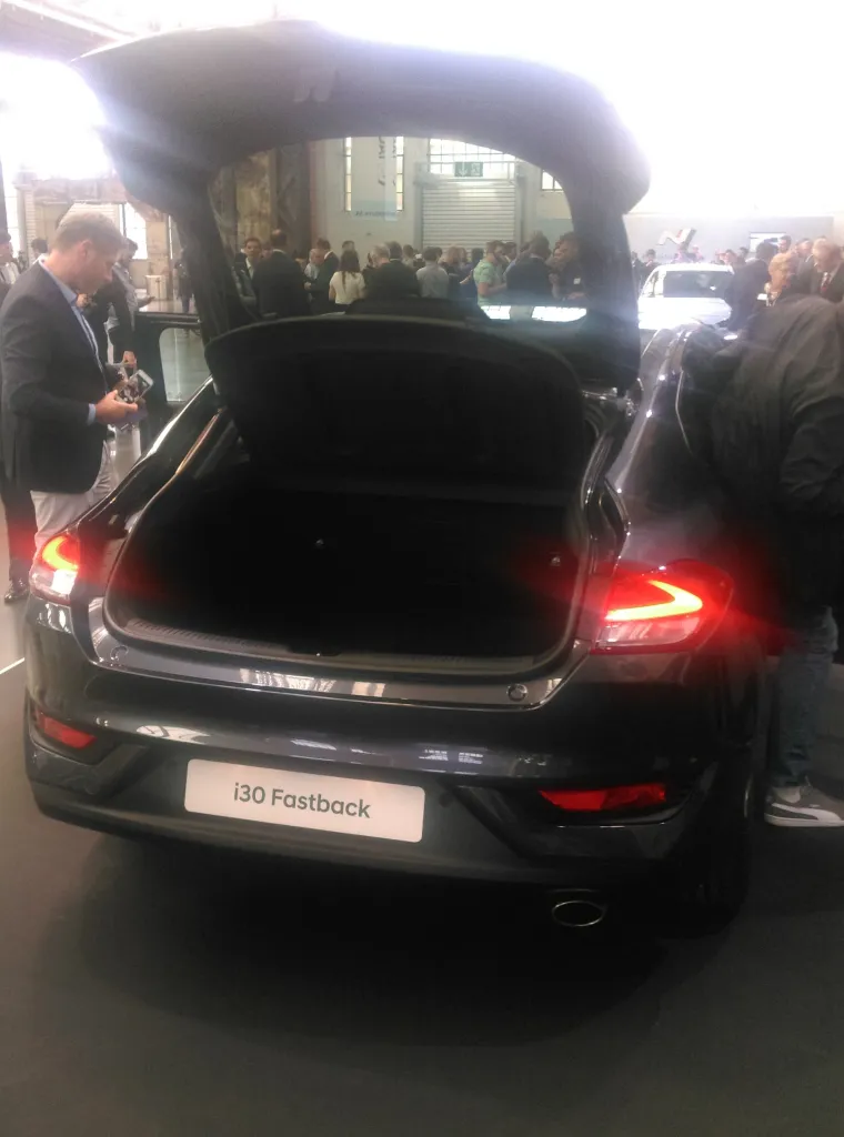 NET.HR NA SVJETSKOJ PREMIJERI HYUNDAIJA I30 N: Snažni Korejac napada poziciju legendarnog Golfa GTI