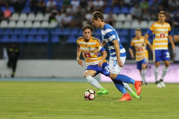 &Scaron;UKER I VLAOVIĆ U GRADSKOM VRTU: Pogledajte ludu atmosferu na utakmici s Luzernom