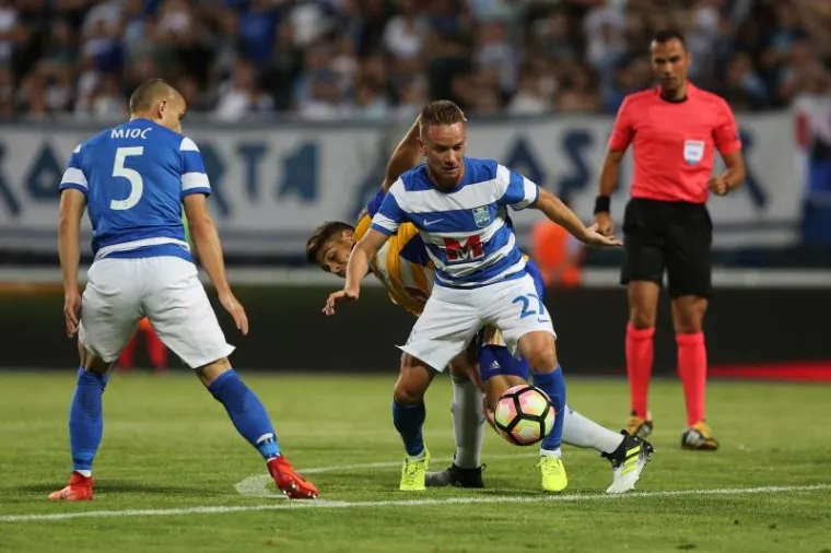 &Scaron;UKER I VLAOVIĆ U GRADSKOM VRTU: Pogledajte ludu atmosferu na utakmici s Luzernom