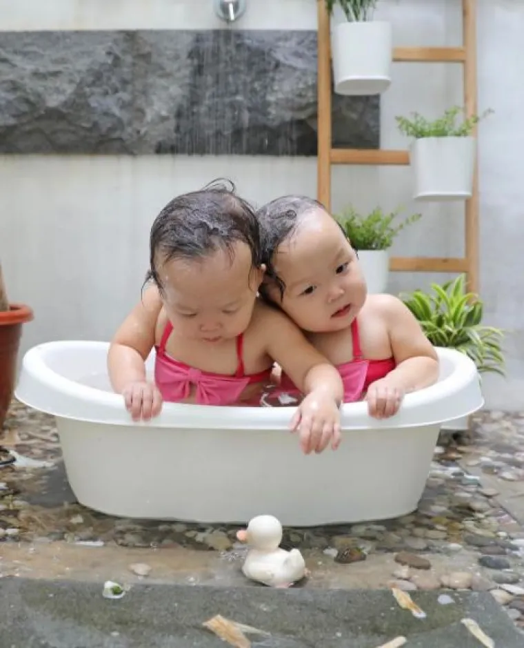 Prekrasne blizanke osvojile su Instagram - a ni mi im ne možemo odoljeti