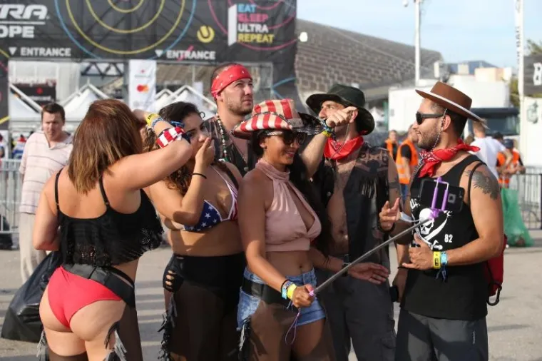 PARTIJANERI NAVALILI NA STADION: Vijore se zastave sa svih strana svijeta, evo tko je sve stigao na Ultru