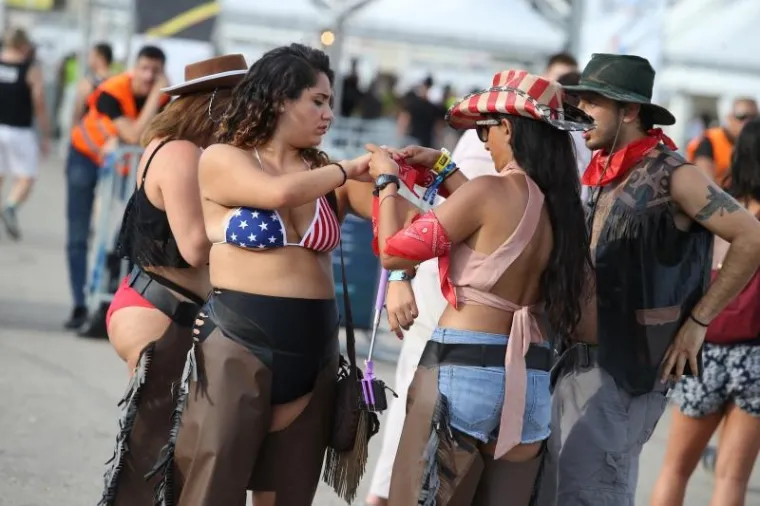 PARTIJANERI NAVALILI NA STADION: Vijore se zastave sa svih strana svijeta, evo tko je sve stigao na Ultru