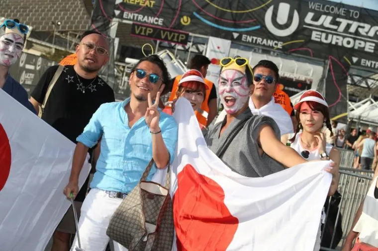 PARTIJANERI NAVALILI NA STADION: Vijore se zastave sa svih strana svijeta, evo tko je sve stigao na Ultru