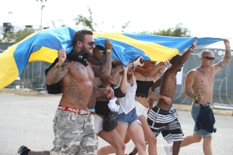 PARTIJANERI NAVALILI NA STADION: Vijore se zastave sa svih strana svijeta, evo tko je sve stigao na Ultru