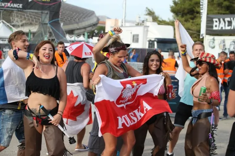 PARTIJANERI NAVALILI NA STADION: Vijore se zastave sa svih strana svijeta, evo tko je sve stigao na Ultru