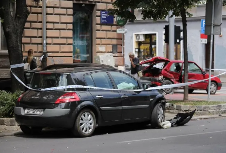 DJEČAK POGINUO U CENTRU ZAGREBA: Sudarila se dva automobila na križanju Klaićeve i Kačićeve