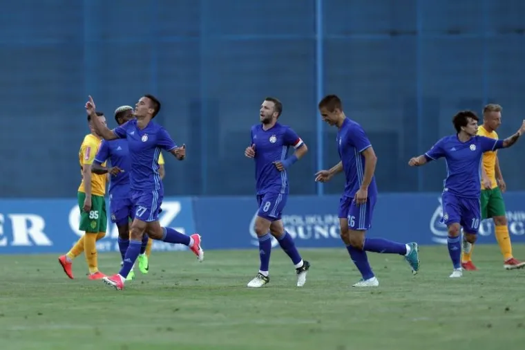 MODRI NA MAKSIMIRU OTVORILI NOVU SEZONU: Pogledajte kakvu su atmosferu napravili Boysi