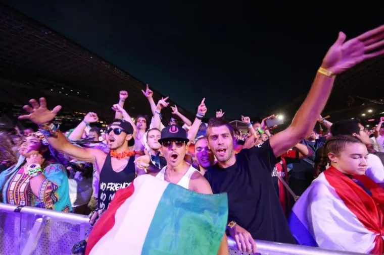 Pogledajte kako su se u drugoj noći festivala zabavljali partijaneri, DJ-i napravili ludilo