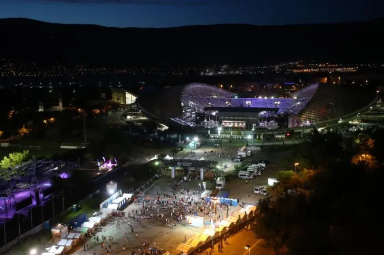 Pogledajte kako su se u drugoj noći festivala zabavljali partijaneri, DJ-i napravili ludilo