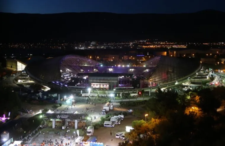 Pogledajte kako su se u drugoj noći festivala zabavljali partijaneri, DJ-i napravili ludilo