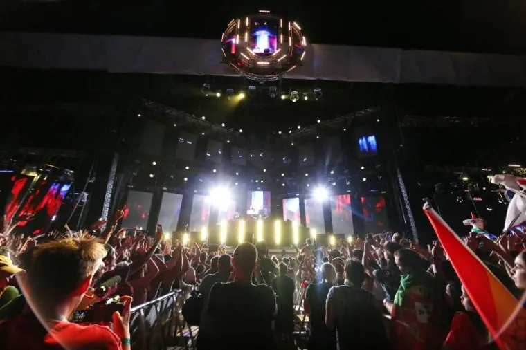 Pogledajte kako su se u drugoj noći festivala zabavljali partijaneri, DJ-i napravili ludilo