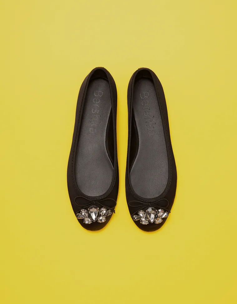 Balerinke s detaljima, Bershka, 79,90 kuna (snižene sa 179,90 kuna)