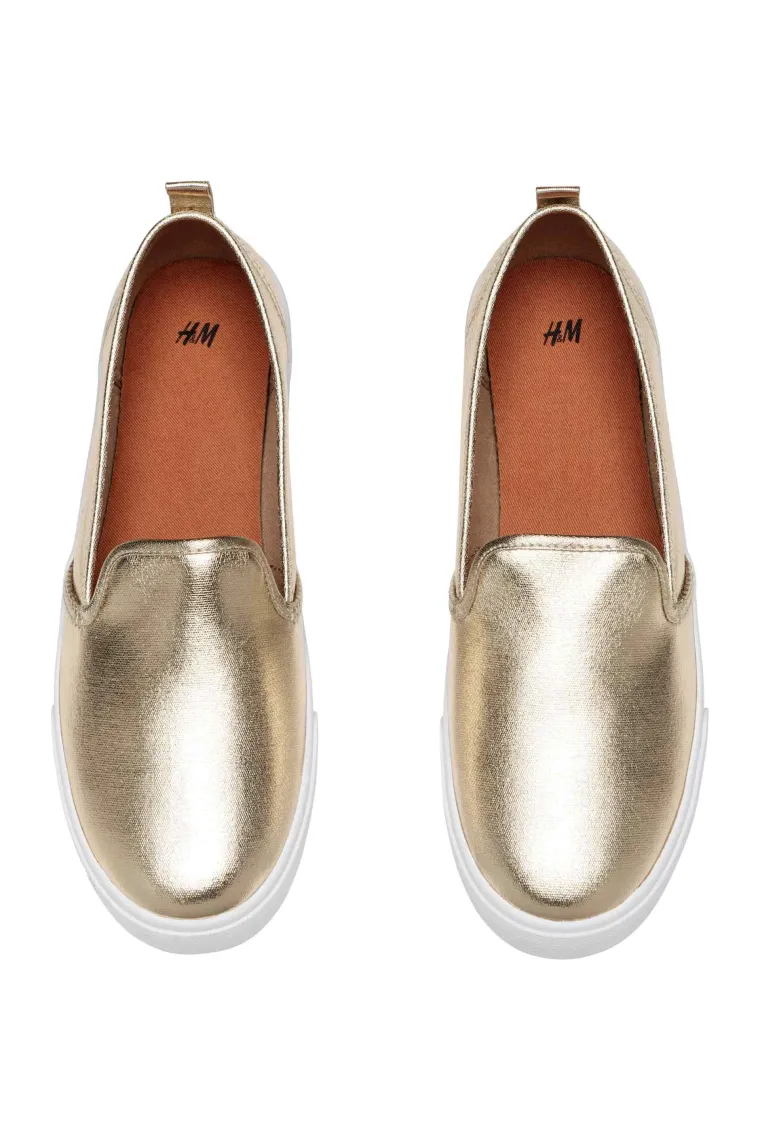 Zlatne tenisice, H&amp;M, 73,95 kuna (snižene sa 147,98 kuna)