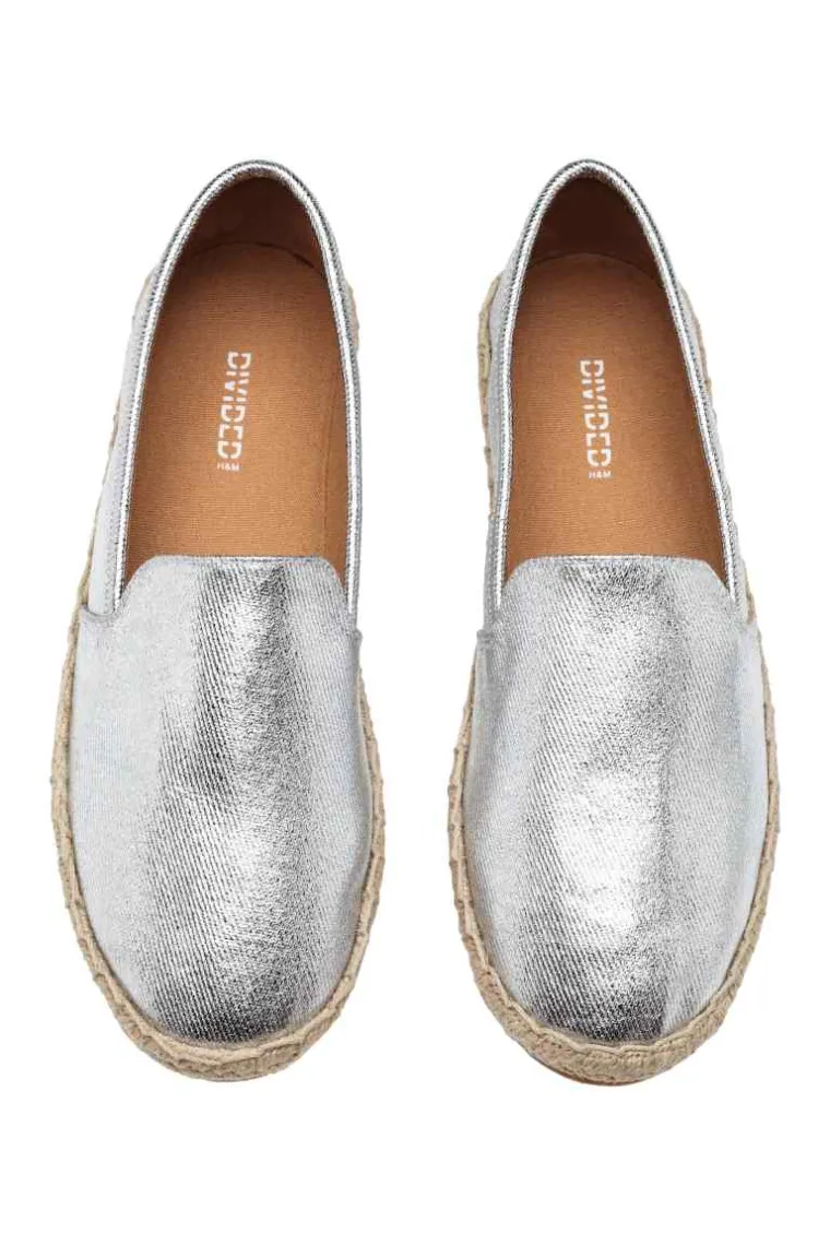 Srebrne espadrile, H&amp;M, 103,56 kuna (snižene sa 147,98 kuna)