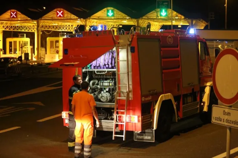 Od čvora Vrpolje prema Perkoviću rasplamsao se veliki požar