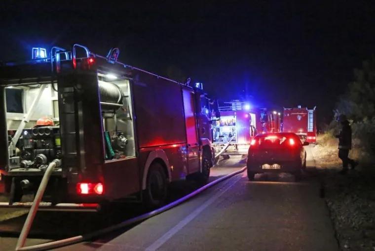 Od čvora Vrpolje prema Perkoviću rasplamsao se veliki požar