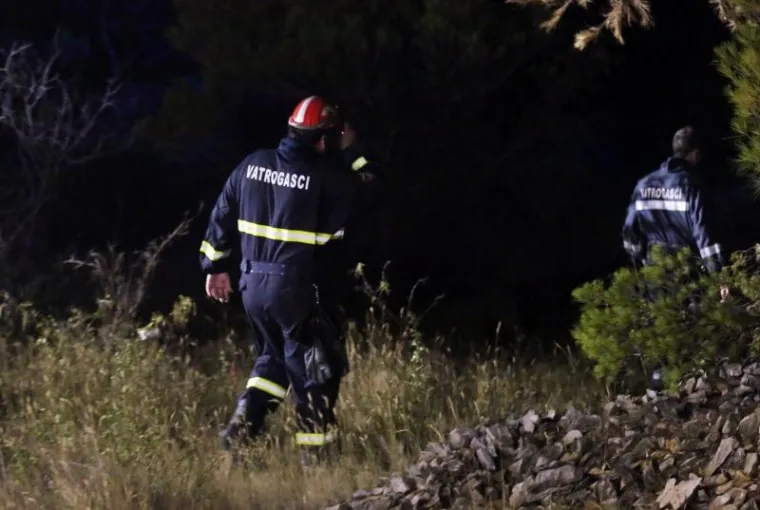 Od čvora Vrpolje prema Perkoviću rasplamsao se veliki požar