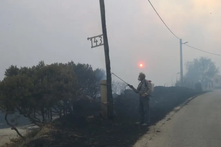 Stra&scaron;ni prizori iz Mravinaca nakon prolaska vatrene stihije