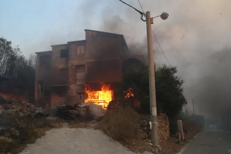 Stra&scaron;ni prizori iz Mravinaca nakon prolaska vatrene stihije