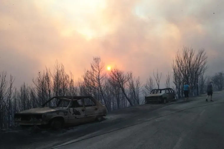 Stra&scaron;ni prizori iz Mravinaca nakon prolaska vatrene stihije