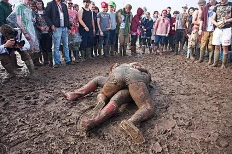 SVIĐAJU VAM SE RAZUZDANE FOTKE S ULTRE? Postoji i druga strana glazbenih festivala koju možda ne želite znati