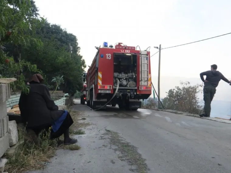 POŽAR POHARAO I KUĆE: Vatrogasci se cijelu noć borili s vatrenom stihijom u mjestu Donje Sitno