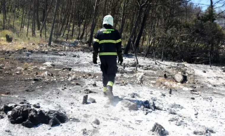 DAN NAKON KATASTROFALNE BUKTINJE: Pogledajte sablasne prizore kraj Perkovića