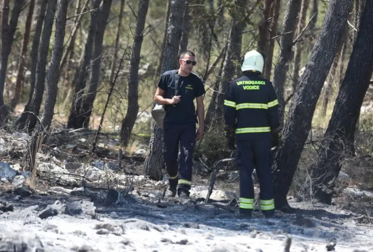 DAN NAKON KATASTROFALNE BUKTINJE: Pogledajte sablasne prizore kraj Perkovića