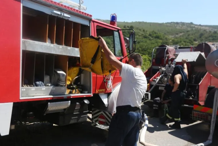DAN NAKON KATASTROFALNE BUKTINJE: Pogledajte sablasne prizore kraj Perkovića