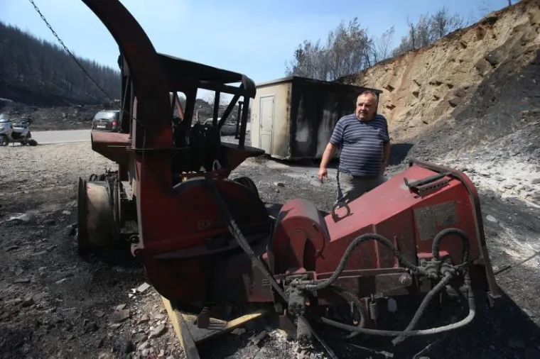 STRAVIČNA PUSTO&Scaron;: Slomljeni mje&scaron;tani gledaju kako je plamen progutao kuće iz 1922.