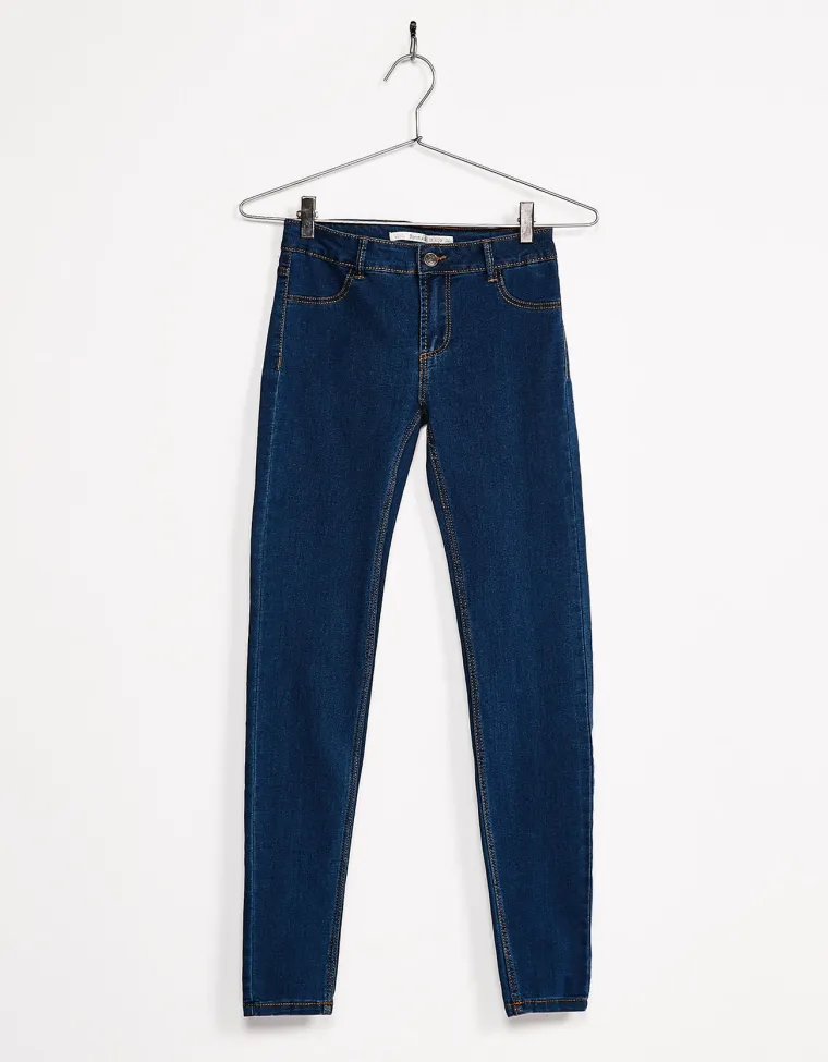 Traperice, Bershka, 79,90 kuna (sniženo sa 99,90 kuna)