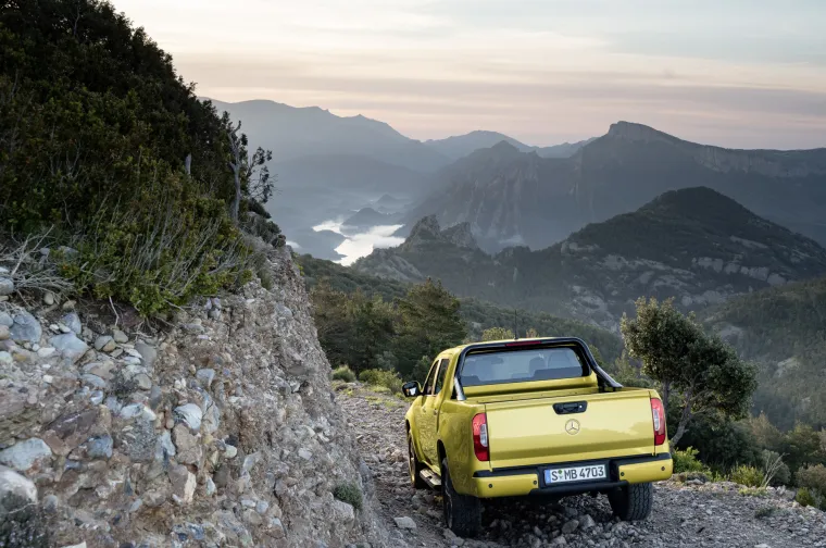 MERCEDES POKAZAO X-KLASU: Za sve terene i uživanje u njima