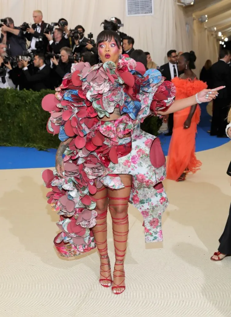 Na ovogodišnjoj Met Gala večeri u Comme des Garçons kreaciji