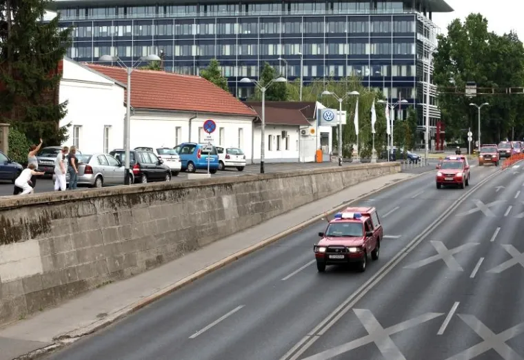 POVRATAK HEROJA: Zagrebački vatrogasci vratili se s požari&scaron;ta u Dalmaciji