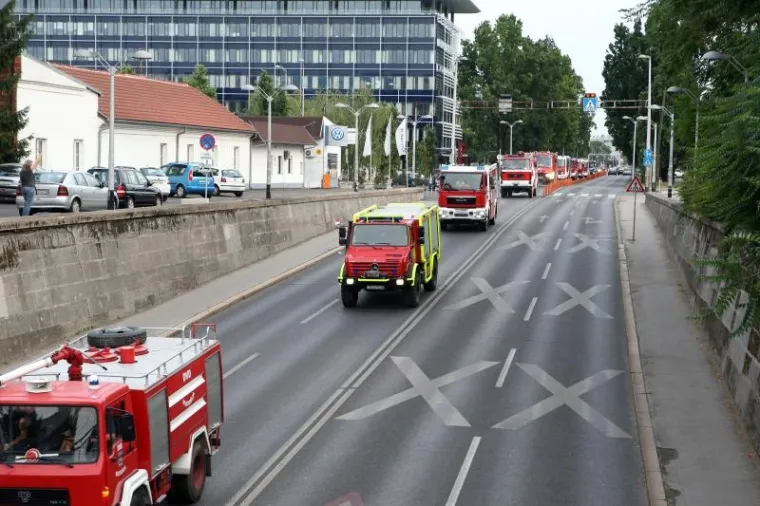 POVRATAK HEROJA: Zagrebački vatrogasci vratili se s požari&scaron;ta u Dalmaciji